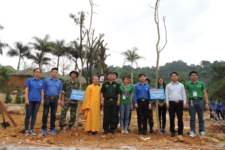Chương[-]trình[-]“Trồng[-]1000[-]cây[-]hoa[-]ngọc[-]lan”[-]đến[-]với[-]chùa[-]Tân[-]Thanh,[-]Lạng[-]Sơn[-]